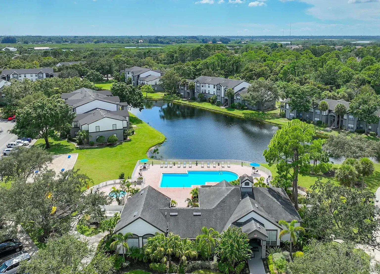 Eden Pointe — Photo 1