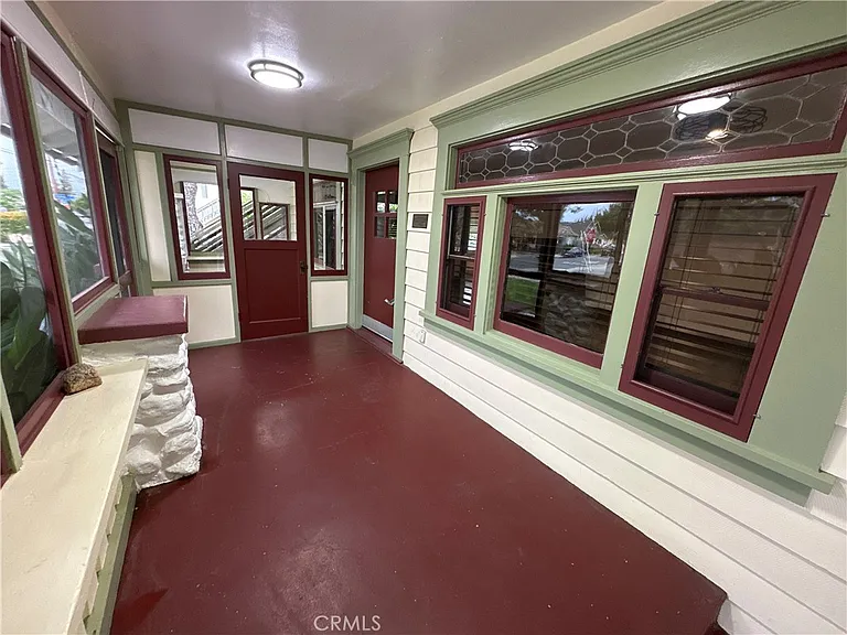 394 S Shaffer St — Photo 13