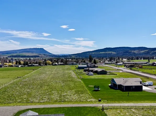 1053 N 15th Ave, Elgin, OR 97827