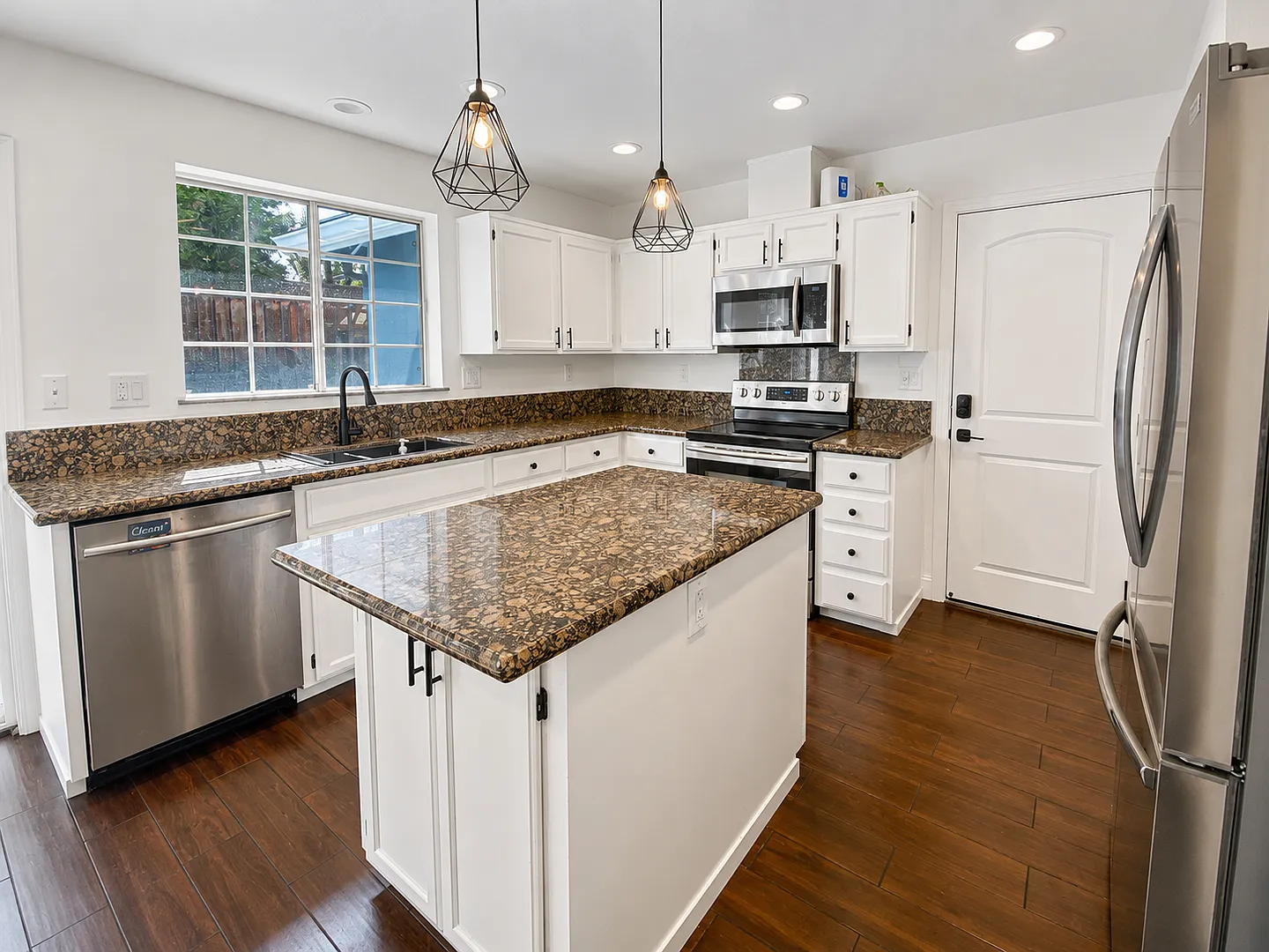 Luxury Livermore Rental Home with Pool, Solar & Entertainment Yard — Photo 3