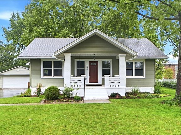 3rd image of 1733 Aero Ave
