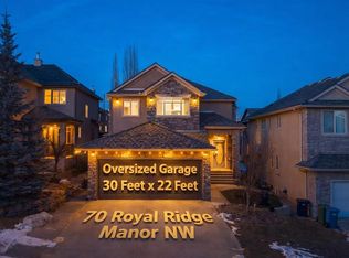 70 SE Royal Ridge Mnr NW, Calgary, AB T3G 5Z1