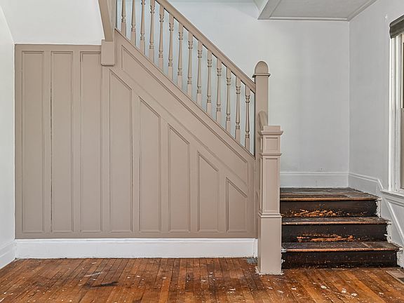 4th image of 1018 Hamilton Ave