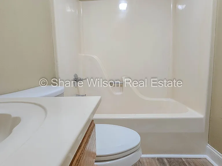 213 Ridgewood Cir — Photo 5
