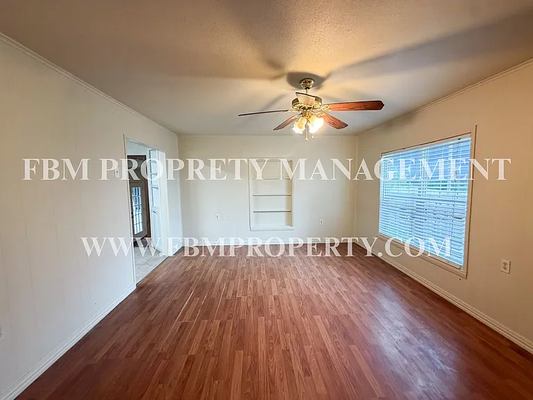 1526 E FM 813 — Photo 11