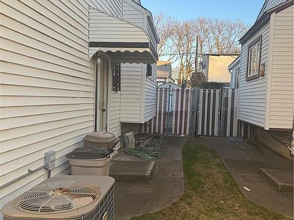 4th image of 10558 Flatlands 9th St