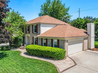 6332 Denton Dr, Troy, MI 48098