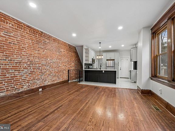 4th image of 1512 W 7th St