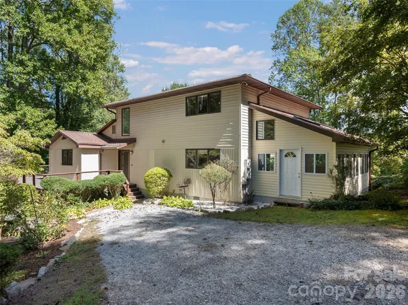 623 Owensby Rd, Hendersonville, NC 28792