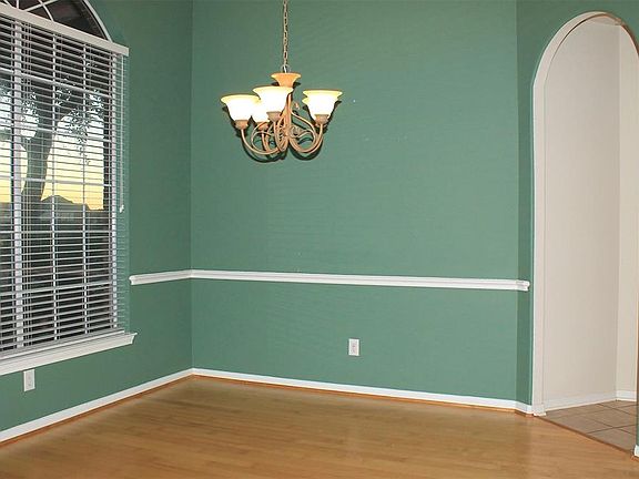 5th image of 2623 Welborn Dr