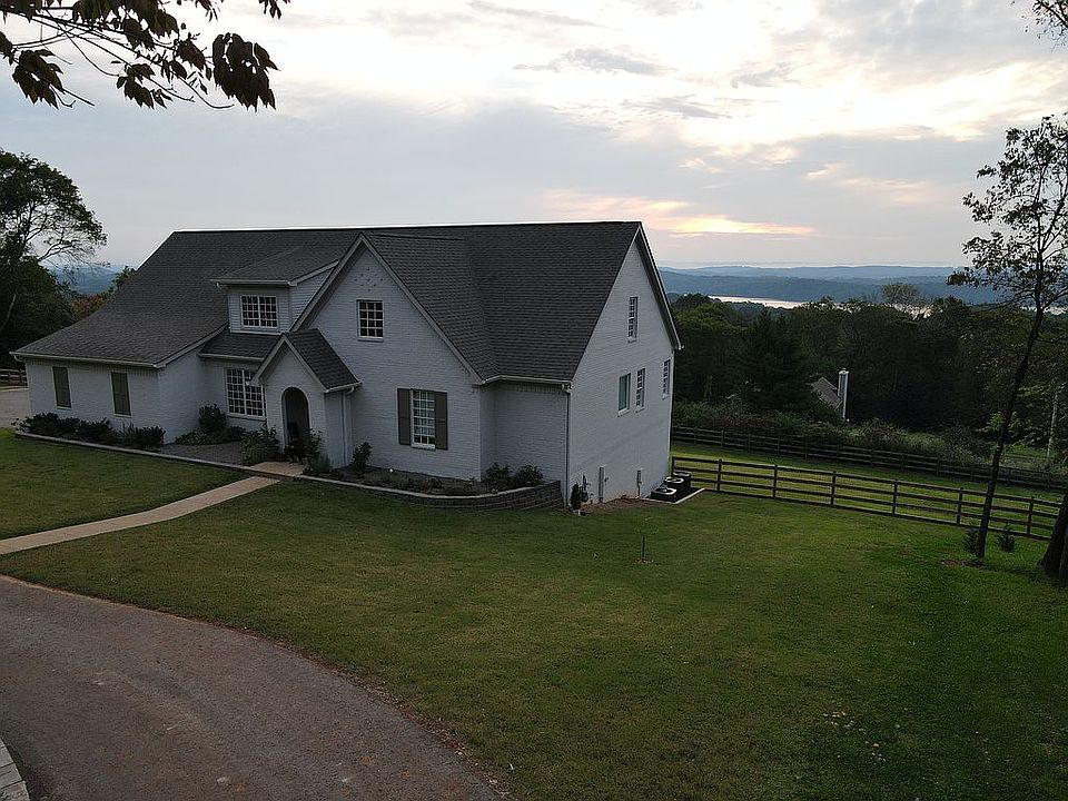 2nd image of 6224 Fairview Rd