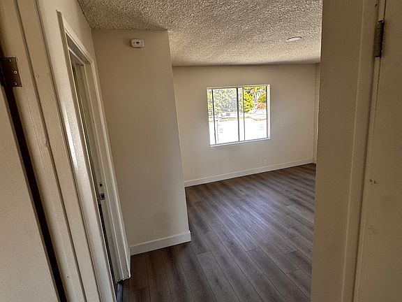 5th image of 2653 Flower St #2555