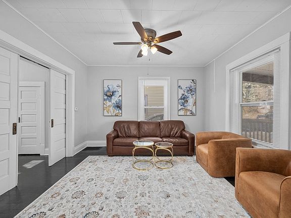 4th image of 1009 Arlington Ct