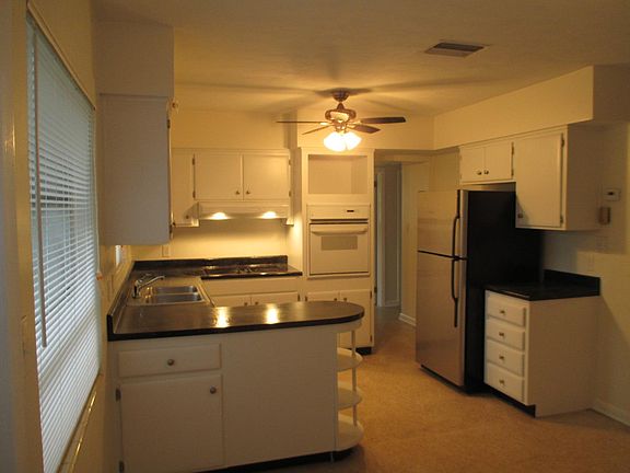 2nd image of 857 Emerson Dr