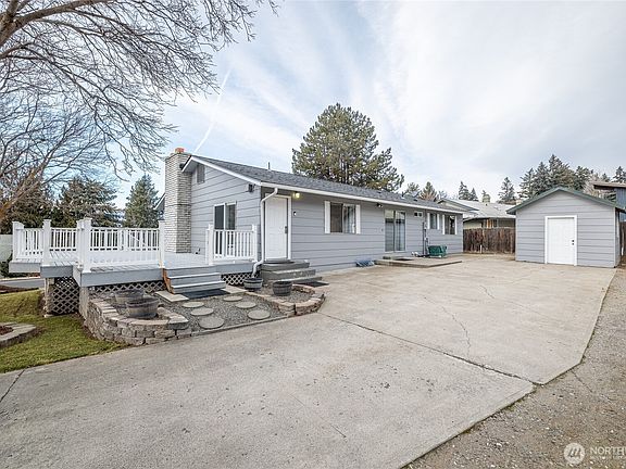 4th image of 1425 Bel Air Drive