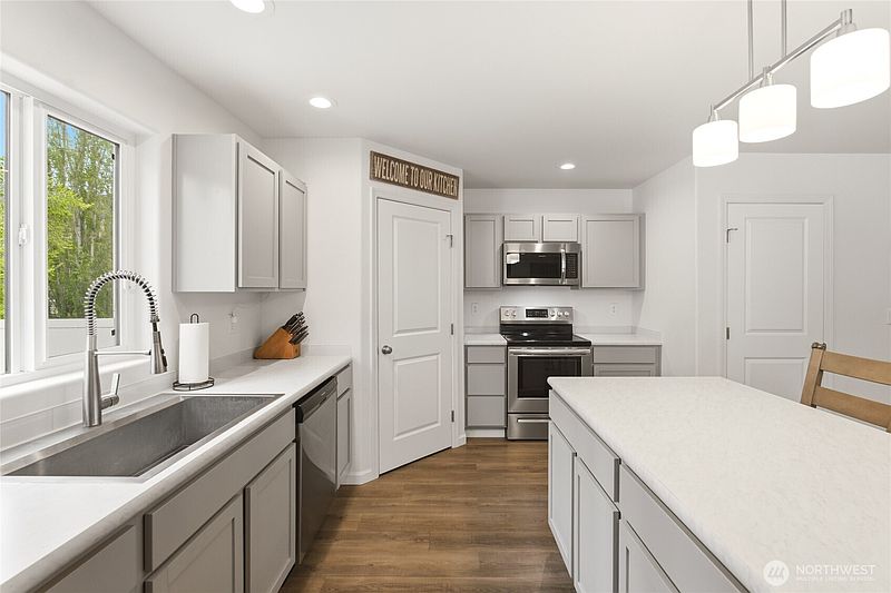 5th image of 1259 Theo Way