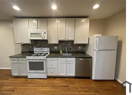 1913 Rosedale St NE #1 — Photo 7