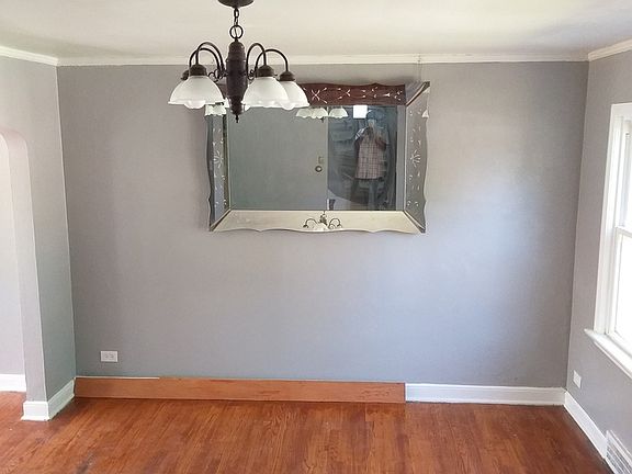 5th image of 7916 S Jeffery Ave