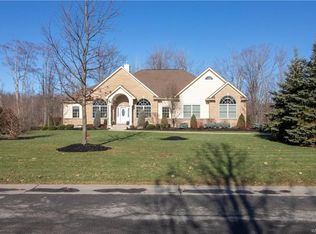44 Birdsong Pkwy, Orchard Park, NY 14127
