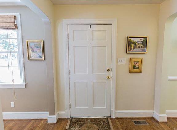 5th image of 4622 Grove Ave