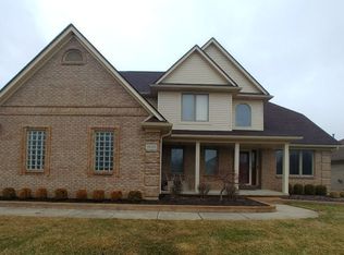 34335 Country Meadow Rd, Chesterfield, MI 48047