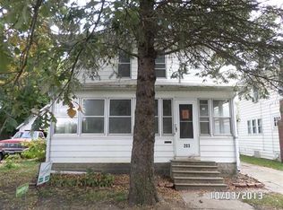 203 Elmwood St, Waterloo, IA 50701