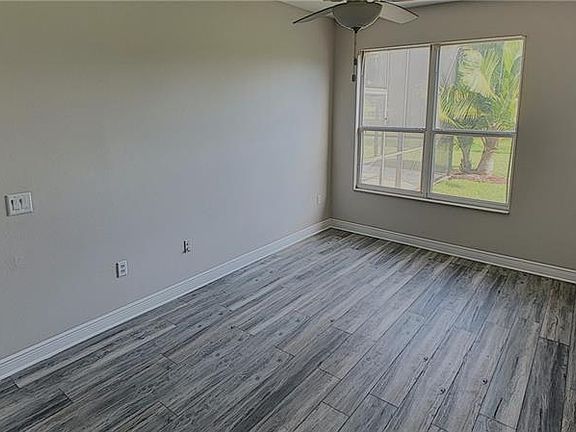 4th image of 3513 Sunset Isles Blvd