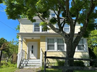 32 Katherine St, Locust Valley, NY 11560