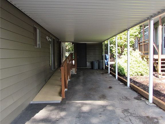3rd image of 4111 164th St SW Unit 40
