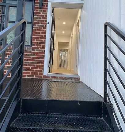 2nd image of 36 Hawaii Ave NE #3
