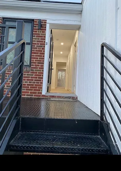 36 Hawaii Ave NE #3 — Photo 2