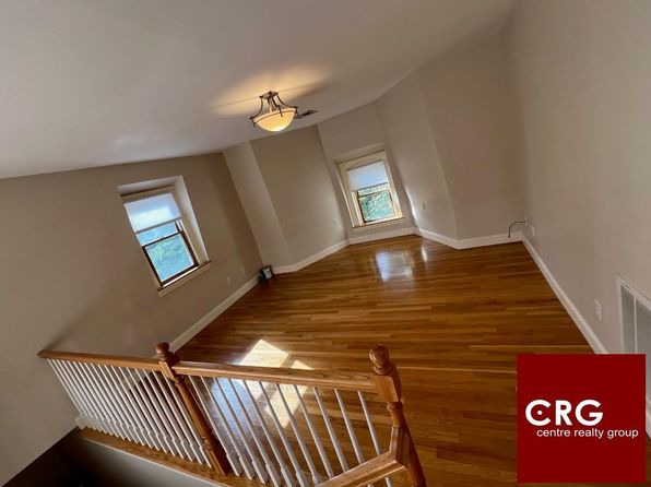 32 Richardson St #4