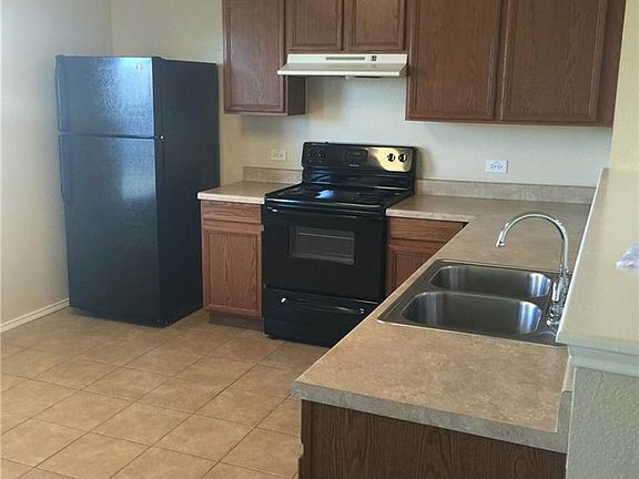 5th image of 100 Sandlewood Dr