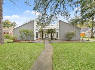 11910 Pebble Rock Dr, Houston, TX 77077