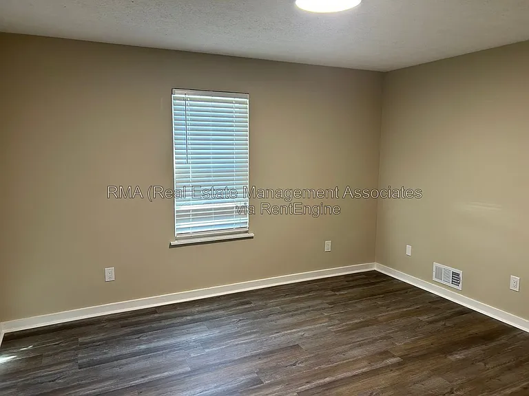 1240 Ellis Rd — Photo 5