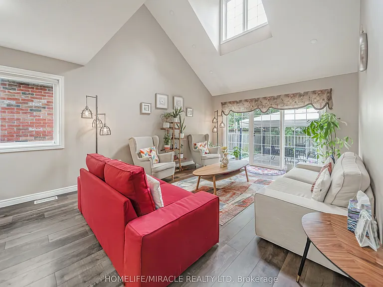 93 Lynch Cir — Photo 16