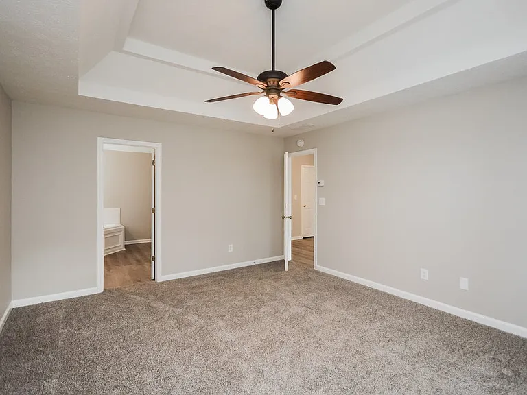 95 Hazelhurst Dr — Photo 10