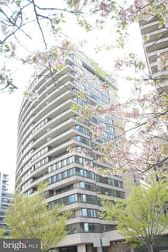 1st image of 1300 Crystal Dr APT 406S