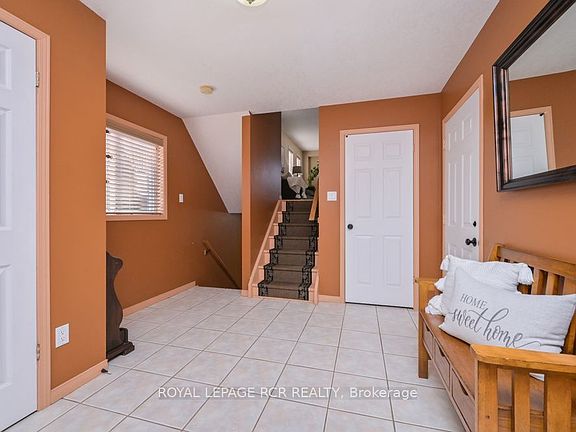 3rd image of 83 Glengarry Rd