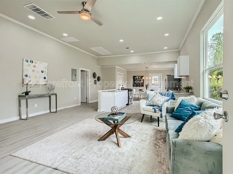 517 Hicks Ave — Photo 9