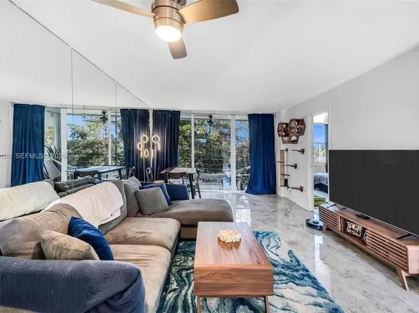 120 Royal Park Drive #4F, Oakland Park, FL 33309