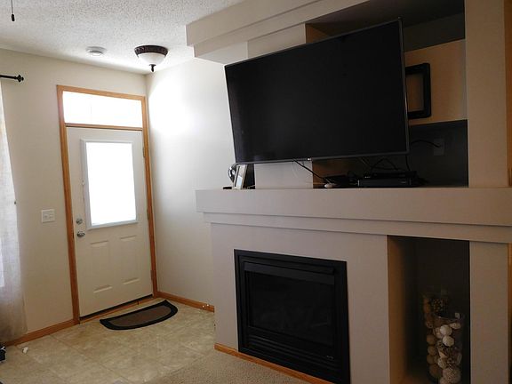 Gas fireplace and tv mount