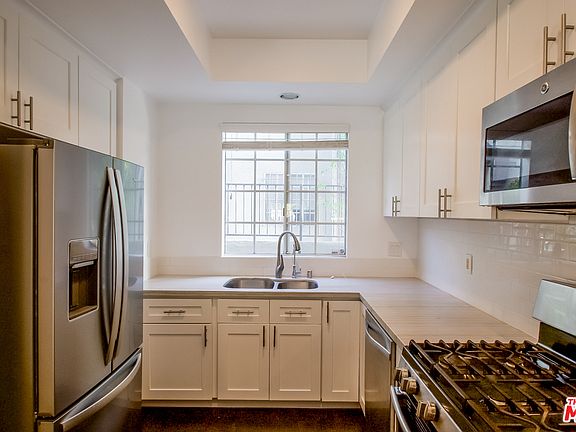4th image of 850 N Poinsettia Pl APT 5