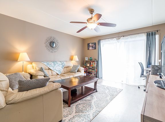 3rd image of 5235 James Ln APT 1202