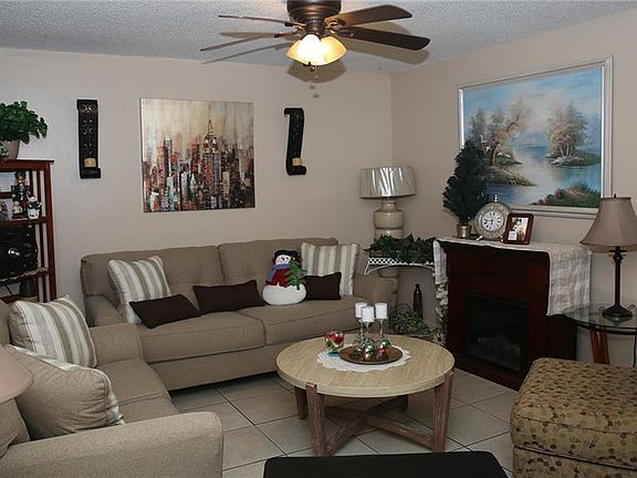 3rd image of 1707 Blossom Cir E