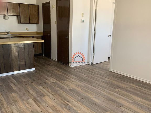 3rd image of 1633 Cameo St #D