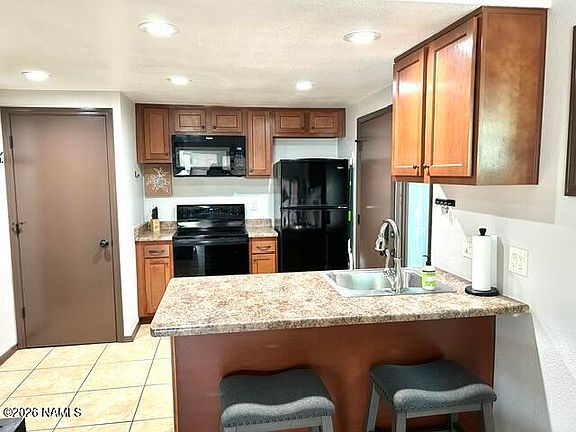 2nd image of 2600 N Valley View Rd Unit 102