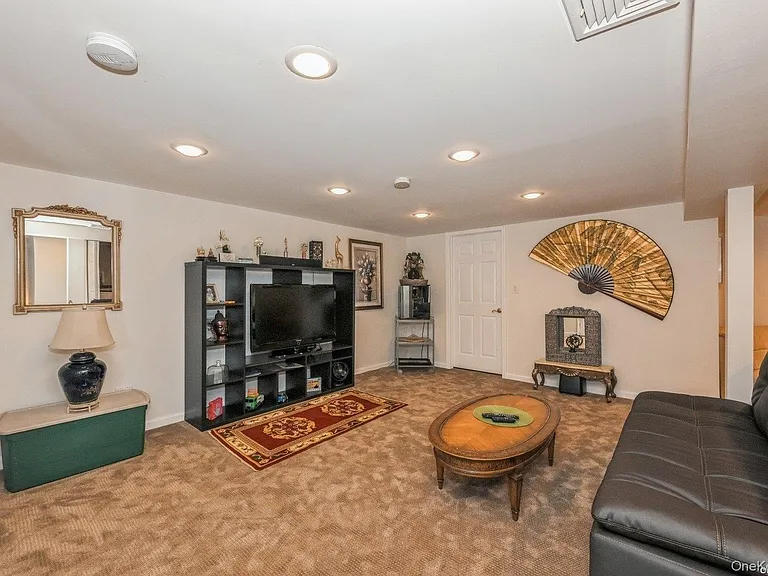 41 Eaton Rd — Photo 12
