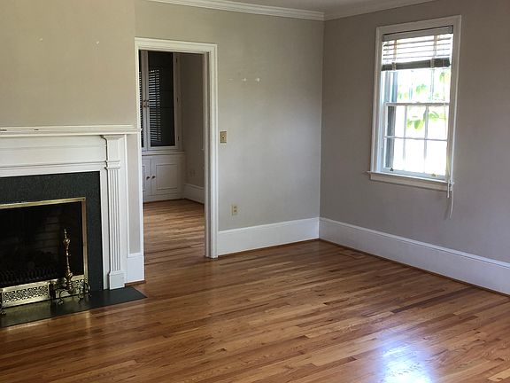 3rd image of 3604 Wilmot Ave