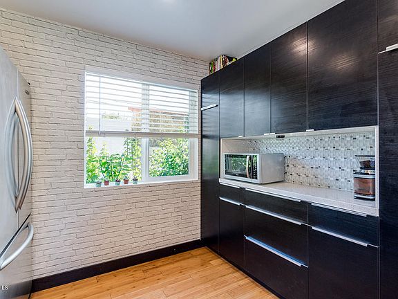 4th image of 5150 N 20th St Unit 107